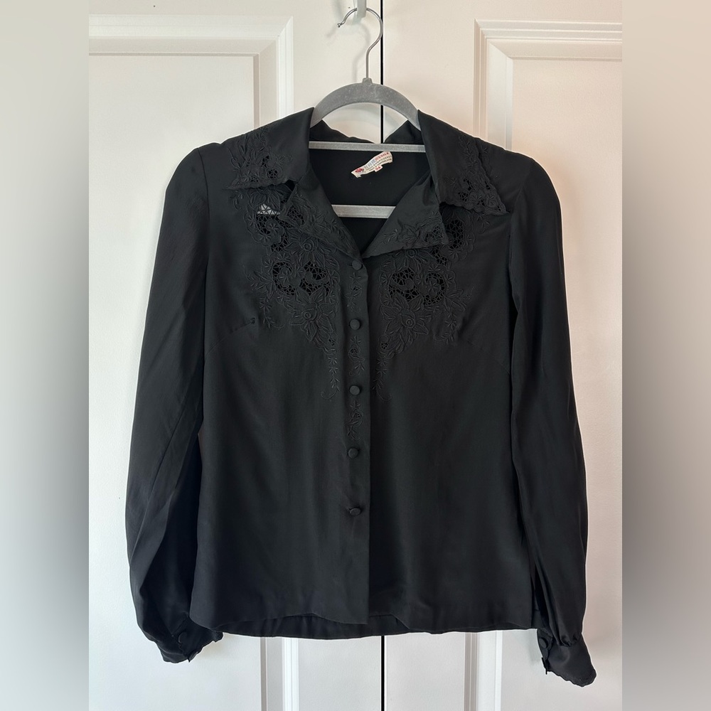 Vintage Peony 100% Silk Floral Embroidered Button Down Blouse Black (Sz 34/US2)